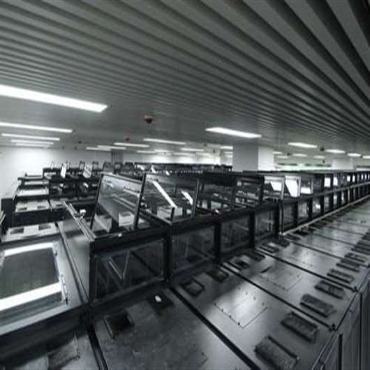 翻转天窗打开时的实物图