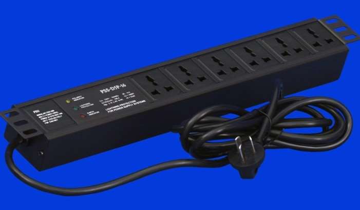 黑色6位国标PDU,带1位AUEC-M30防雷模块,10A输入输出,不带开关,线长3M,19