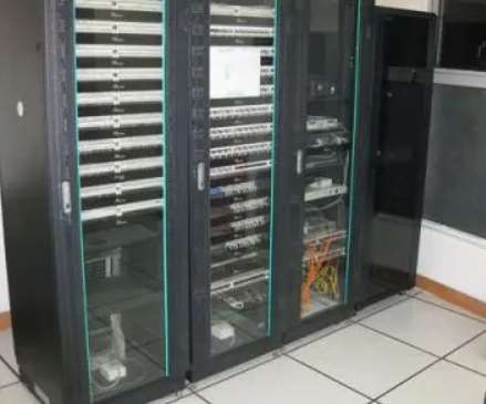 你还不知道网络机柜怎么安装吗